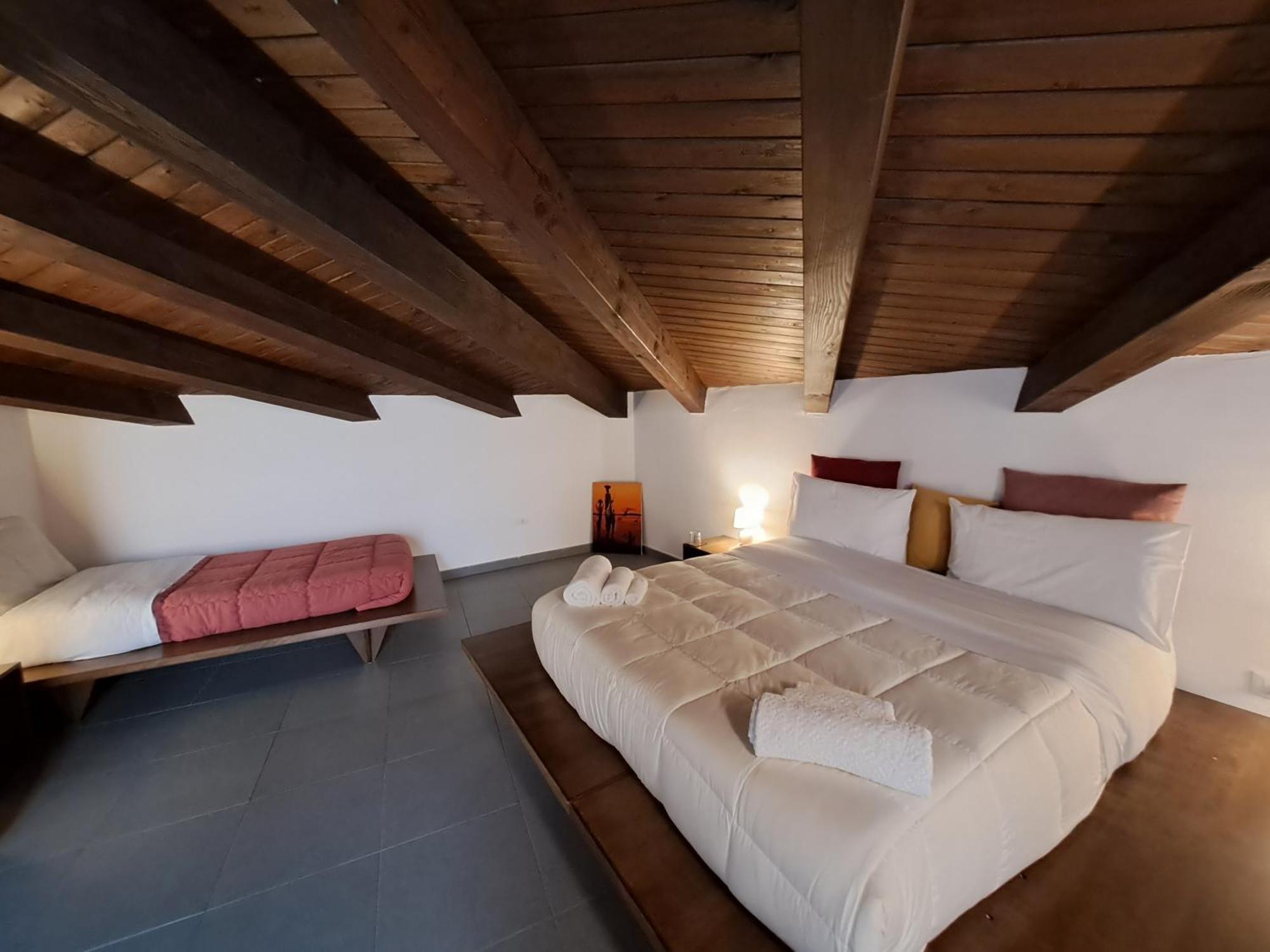 Sopra Moltivolti Guesthouse Palermo Room photo
